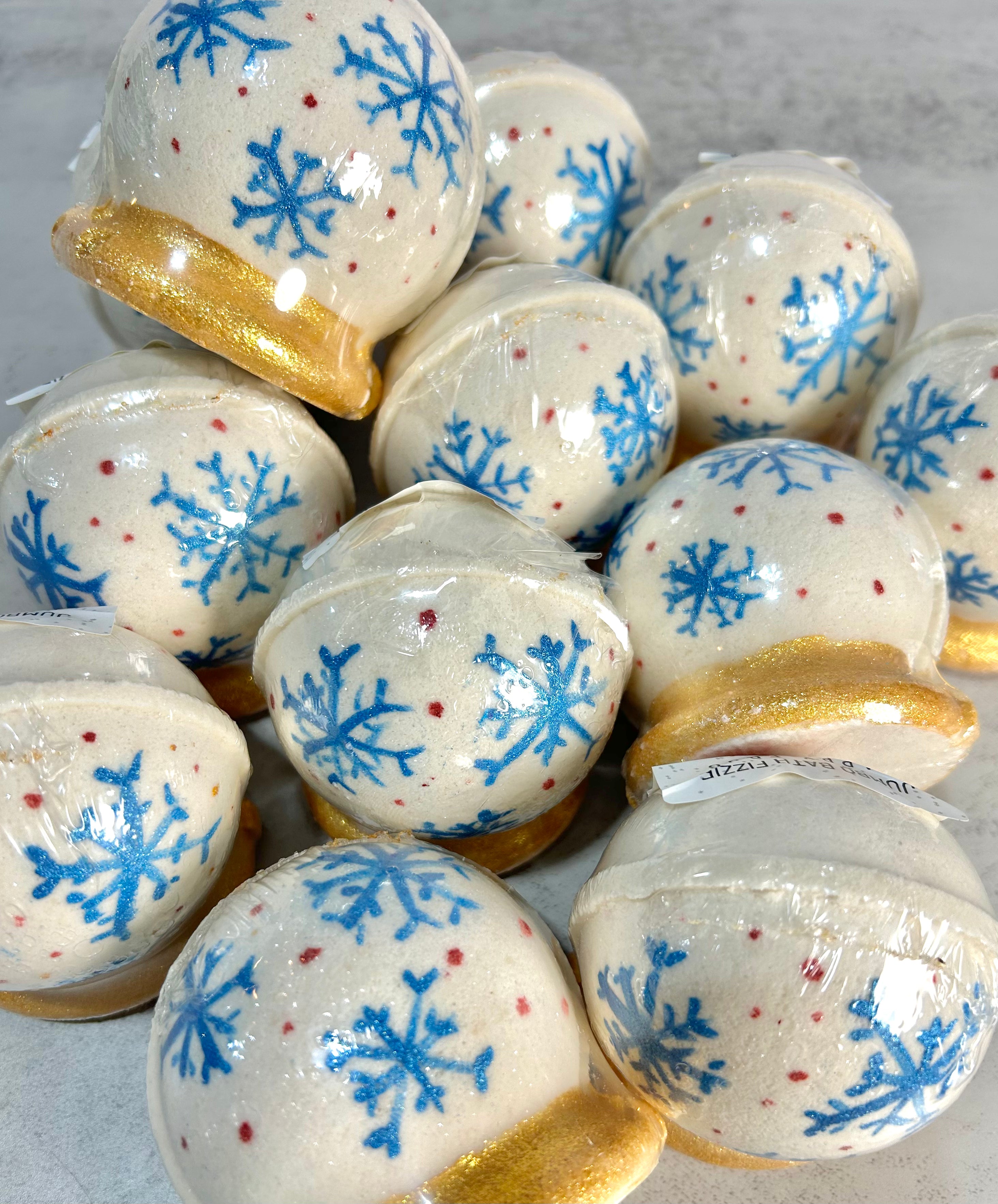 Limited Edition - Snow Globe Jumbo Bath Fizzie
